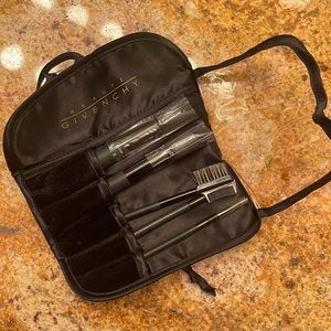 Givenchy basic travel make up brushes - beauty and grooming accessories